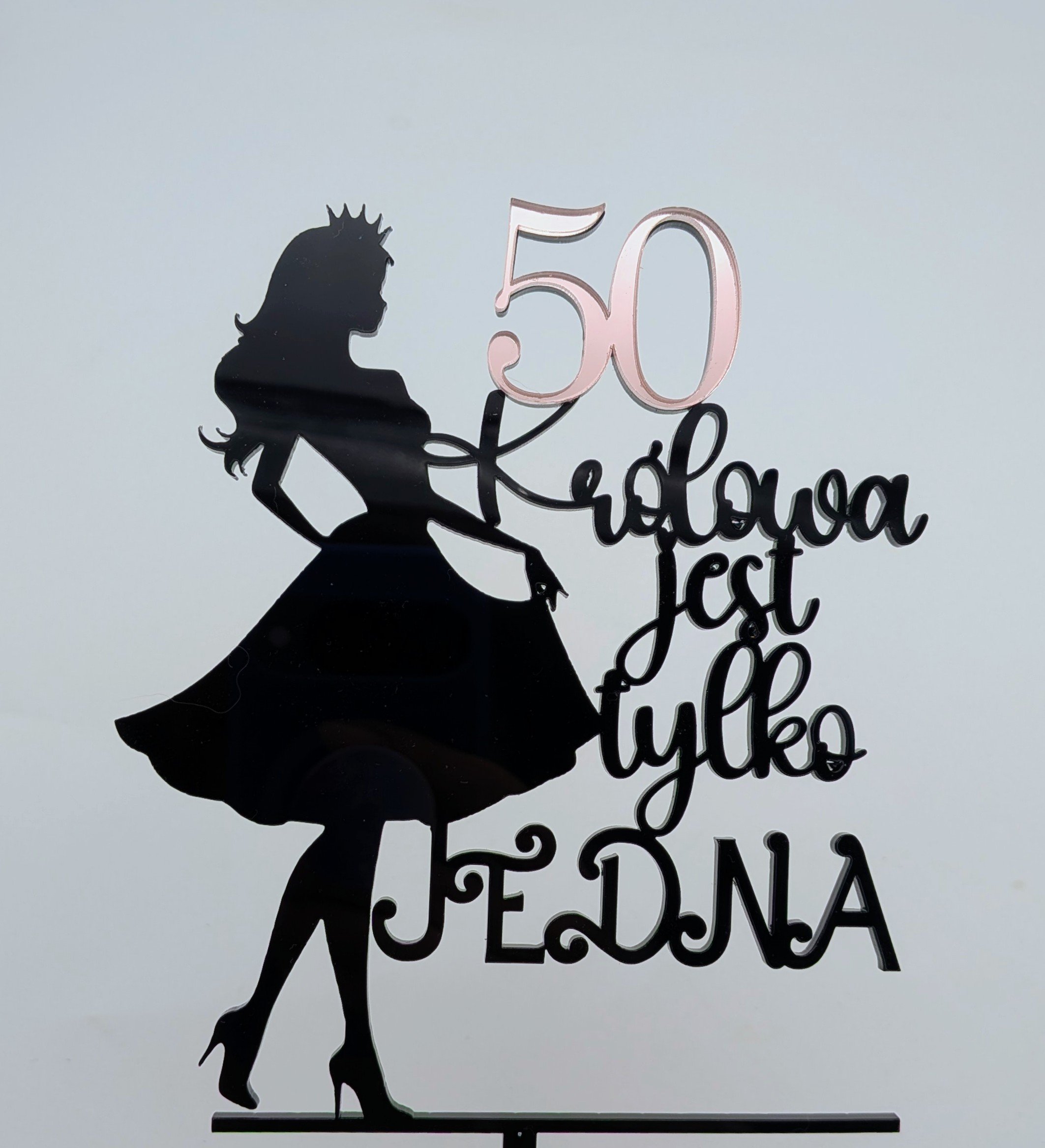Cake Topper – „Królowa jest tylko jedna” mit Wunschzahl – Bild 3